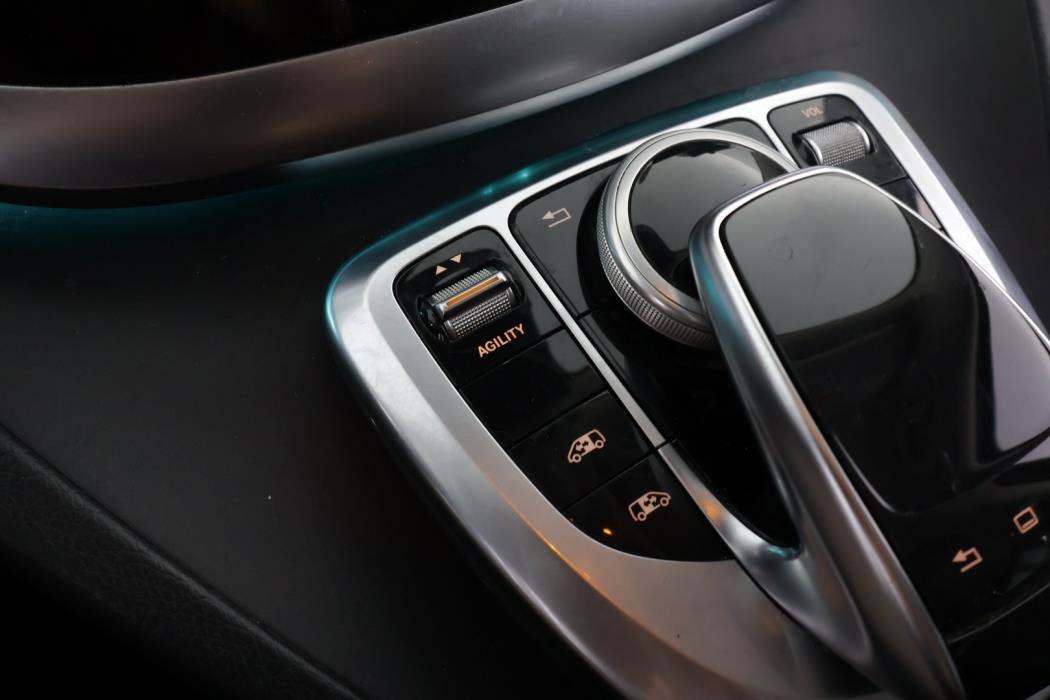 MERCEDES-BENZ V 2016