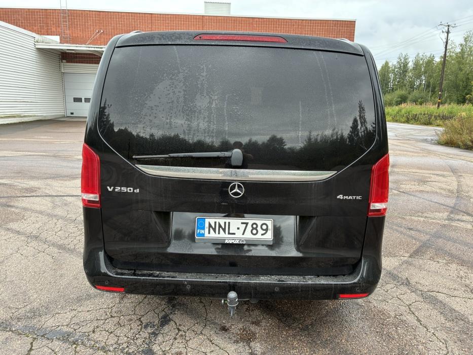 MERCEDES-BENZ A 2016