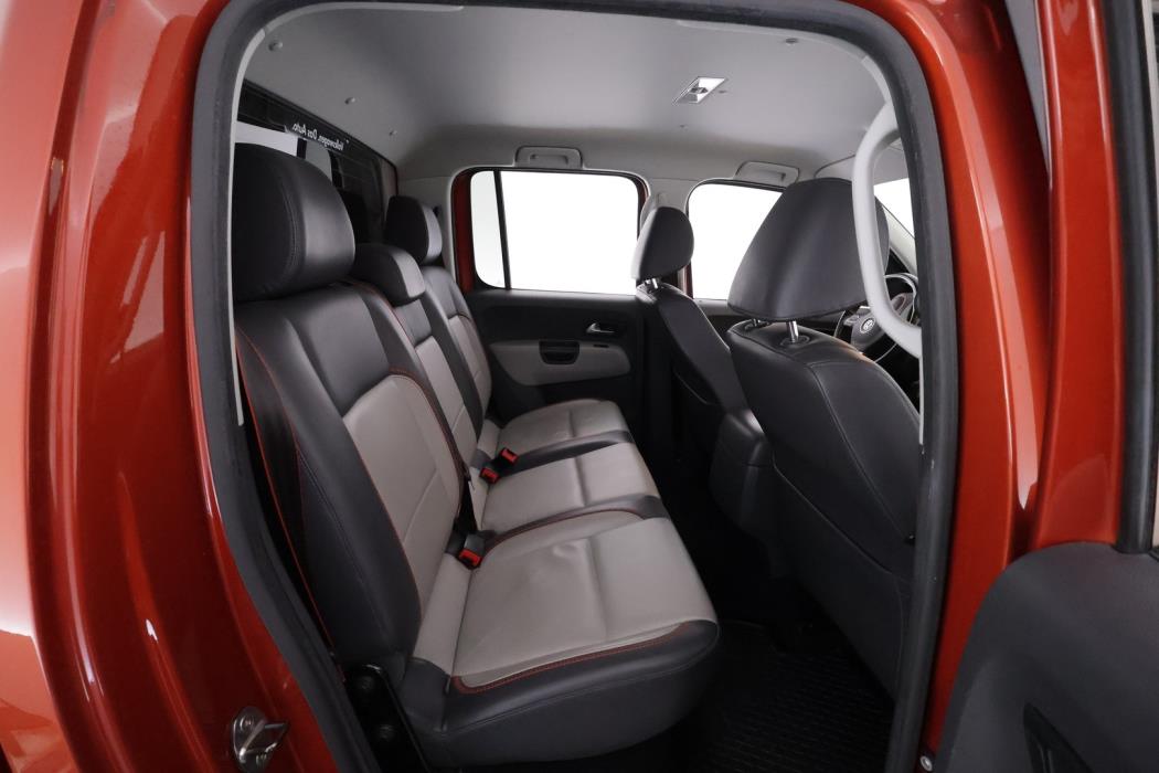 VOLKSWAGEN Amarok 2014