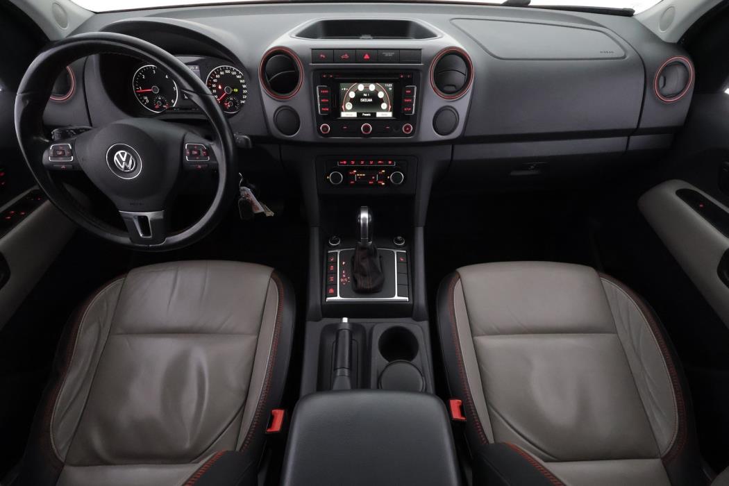 VOLKSWAGEN Amarok 2014