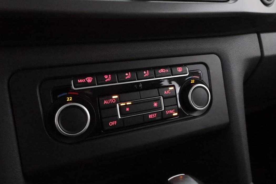 VOLKSWAGEN Amarok 2014