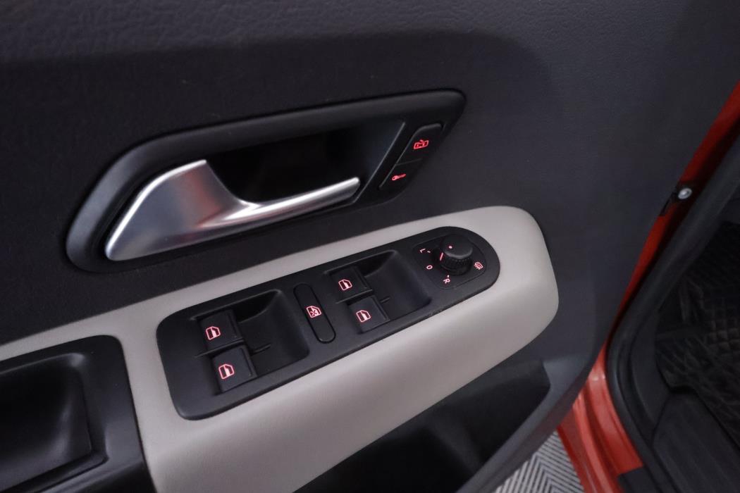 VOLKSWAGEN Amarok 2014