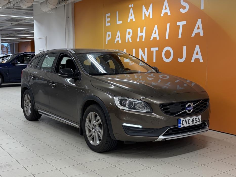 VOLVO V60 Cross Country 2017