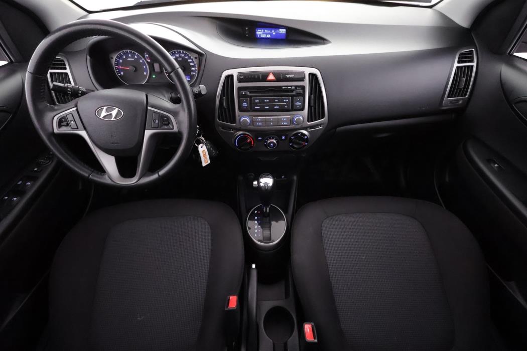 HYUNDAI i20 2013