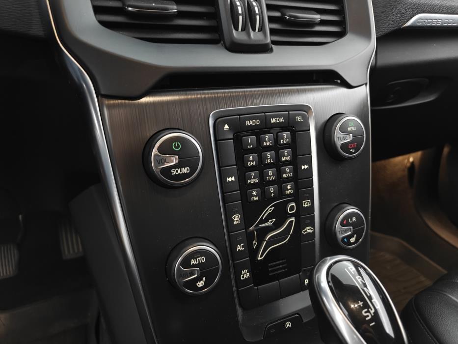 VOLVO V40 Cross Country 2015