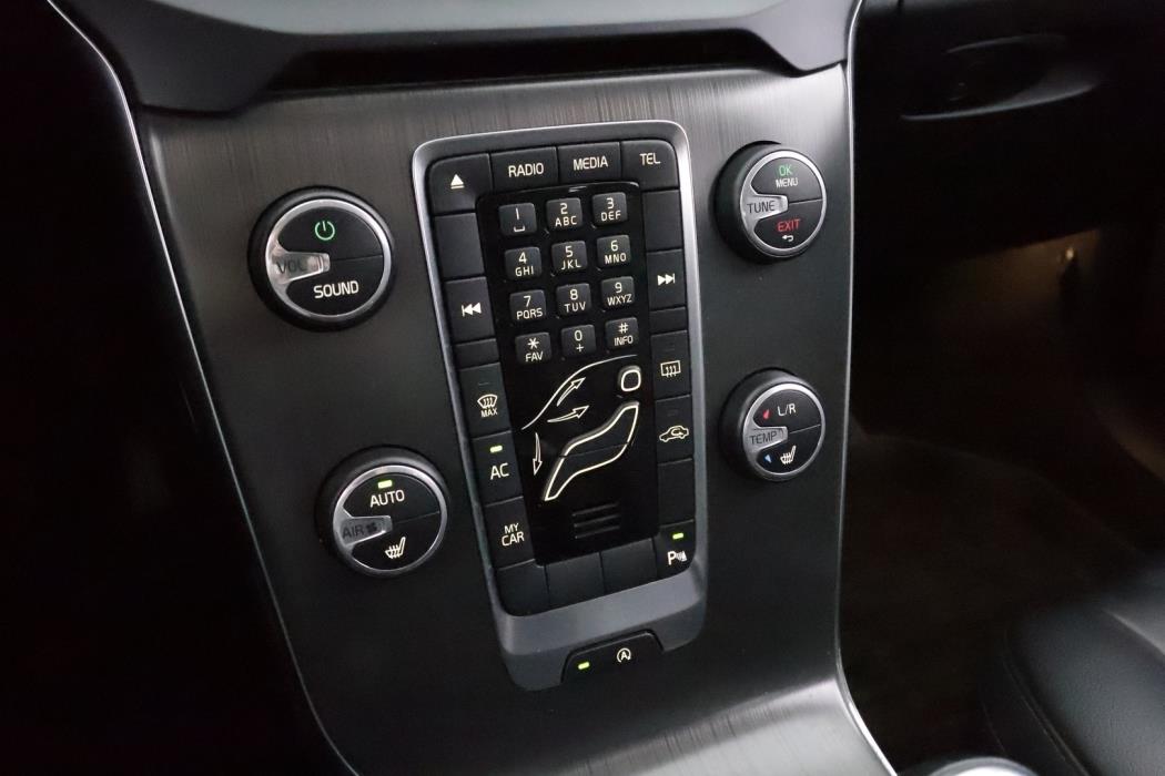 VOLVO V40 Cross Country 2015