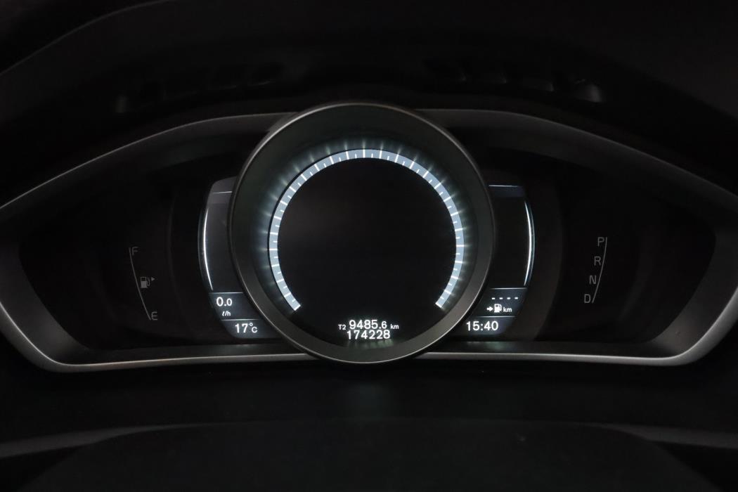 VOLVO V40 Cross Country 2015