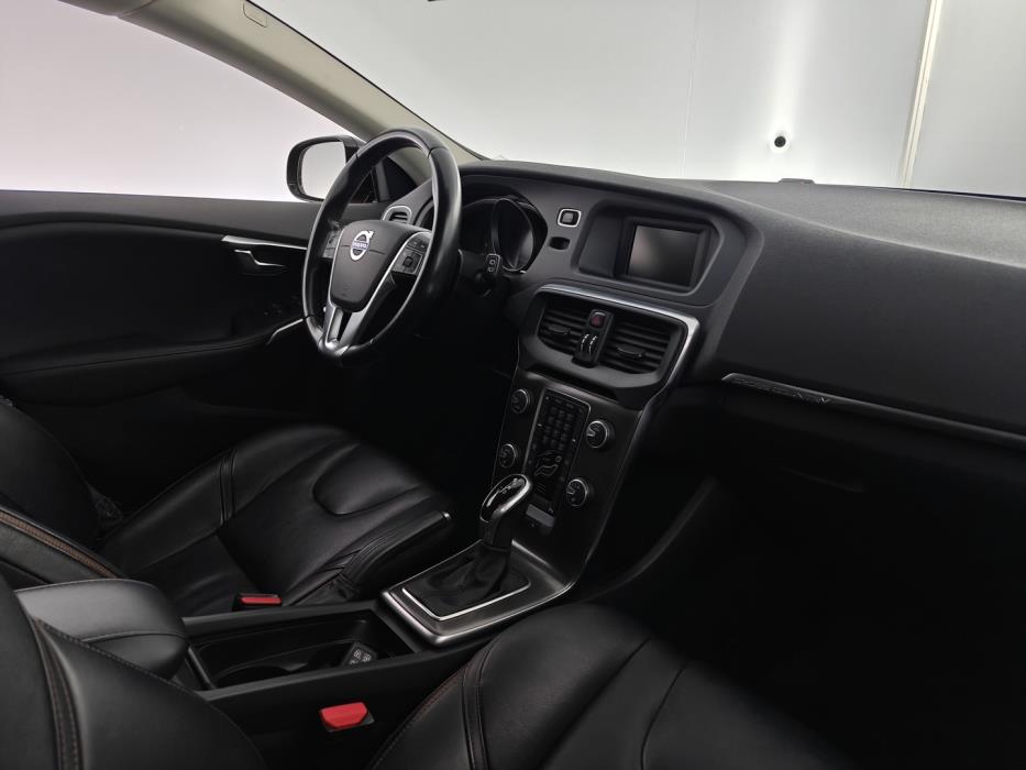 VOLVO V40 Cross Country 2015