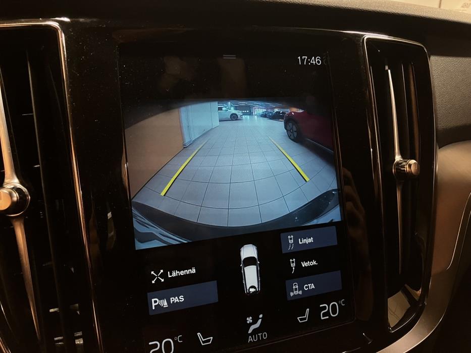 VOLVO V60 2020