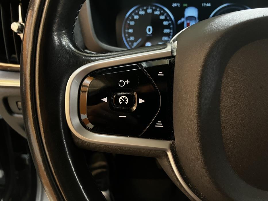 VOLVO V60 2020