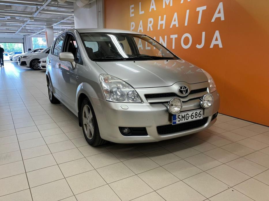 TOYOTA Corolla Verso 2005