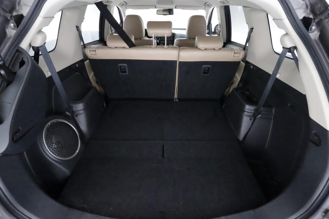 MITSUBISHI Outlander 2016