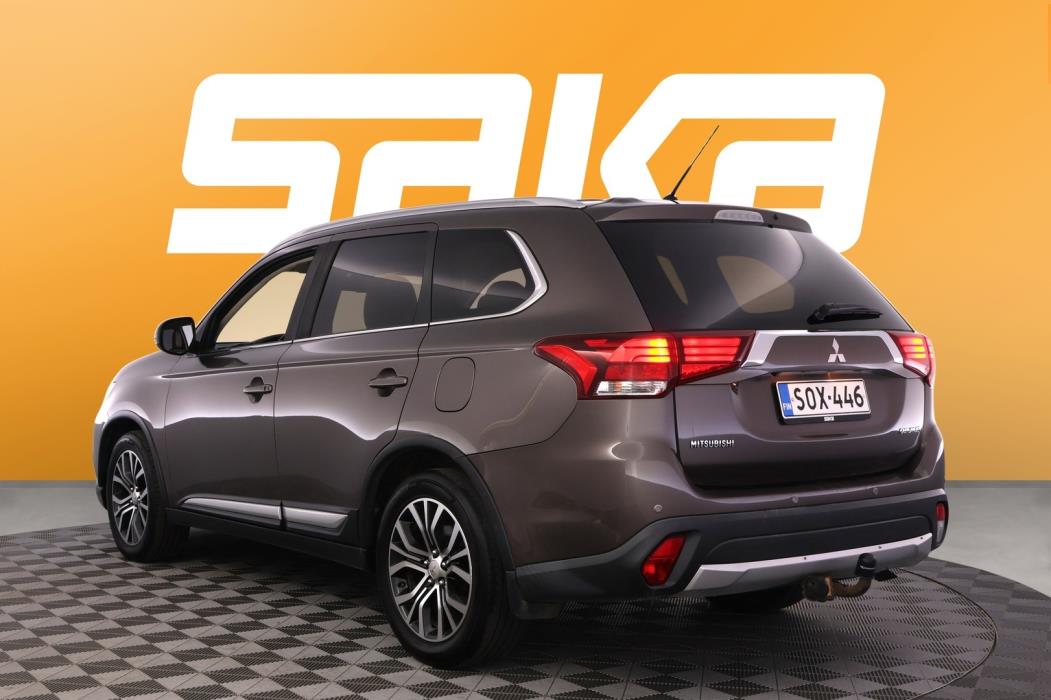 MITSUBISHI Outlander 2016