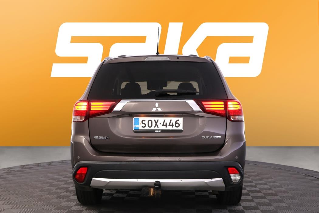 MITSUBISHI Outlander 2016