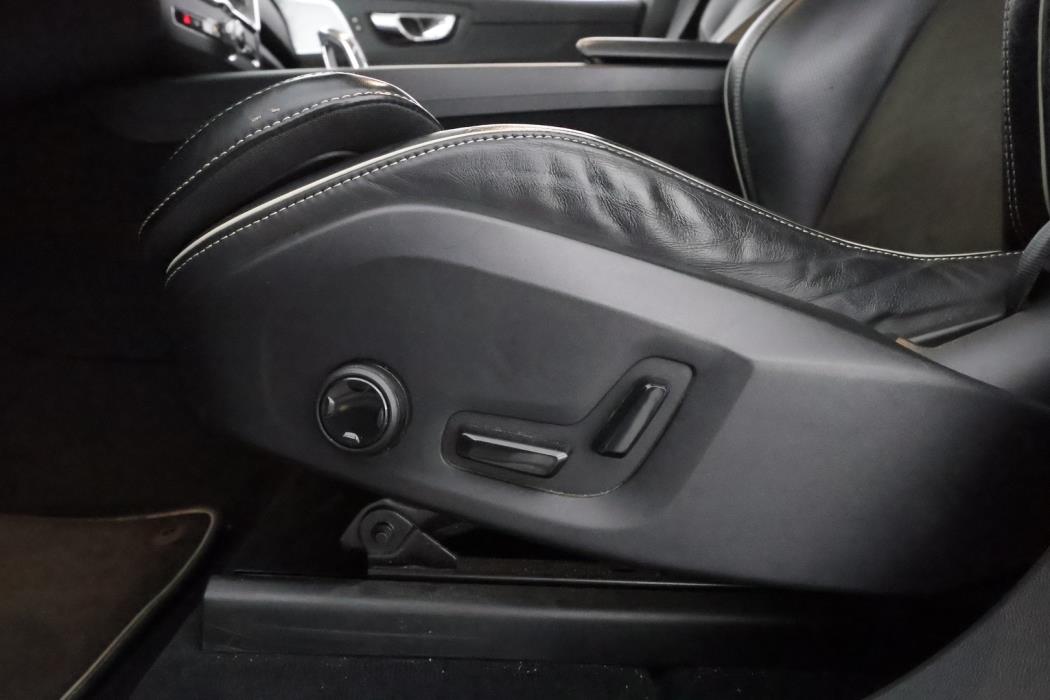 VOLVO XC60 2018