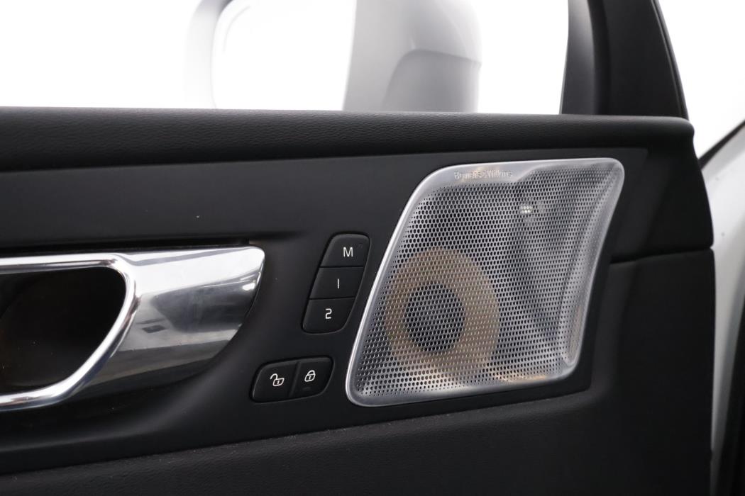 VOLVO XC60 2018