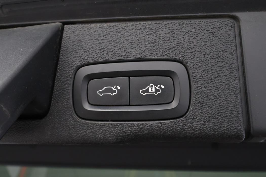 VOLVO XC60 2018