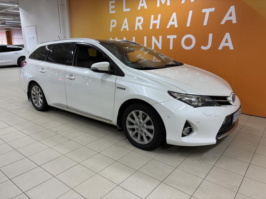 TOYOTA Auris 2014