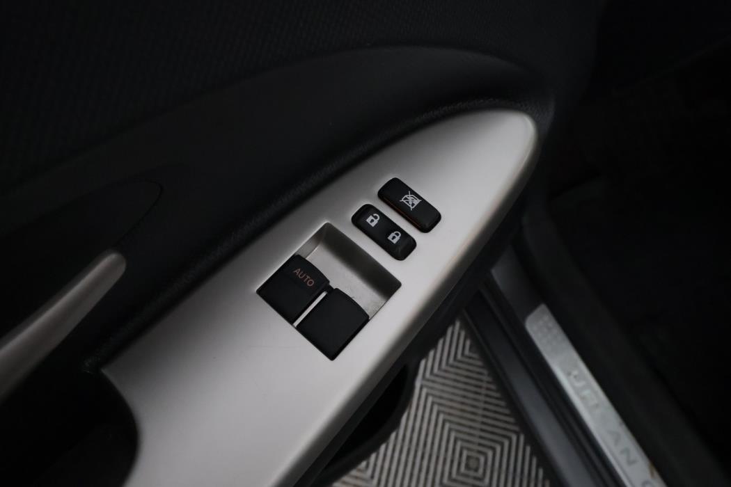 TOYOTA Urban Cruiser 2011