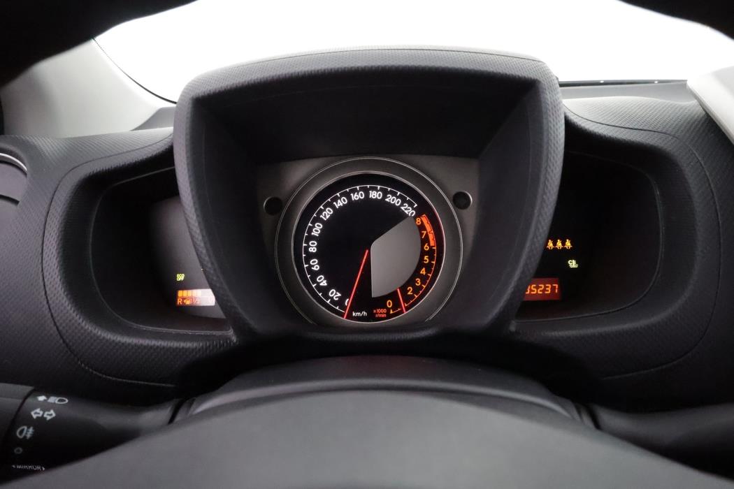 TOYOTA Urban Cruiser 2011