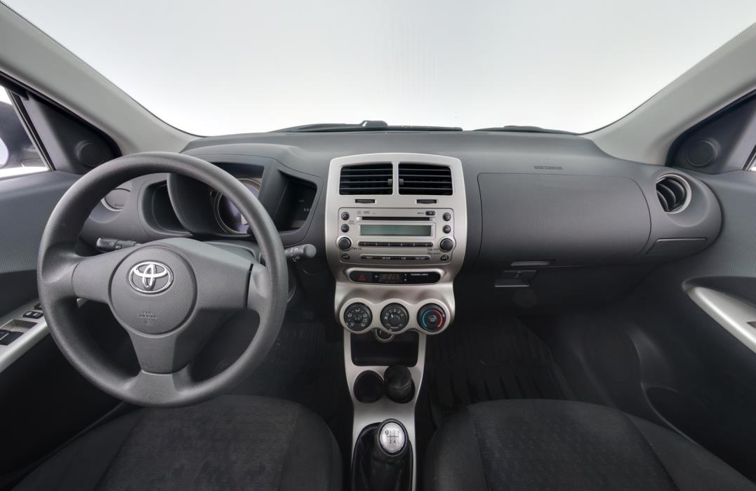 TOYOTA Urban Cruiser 2011