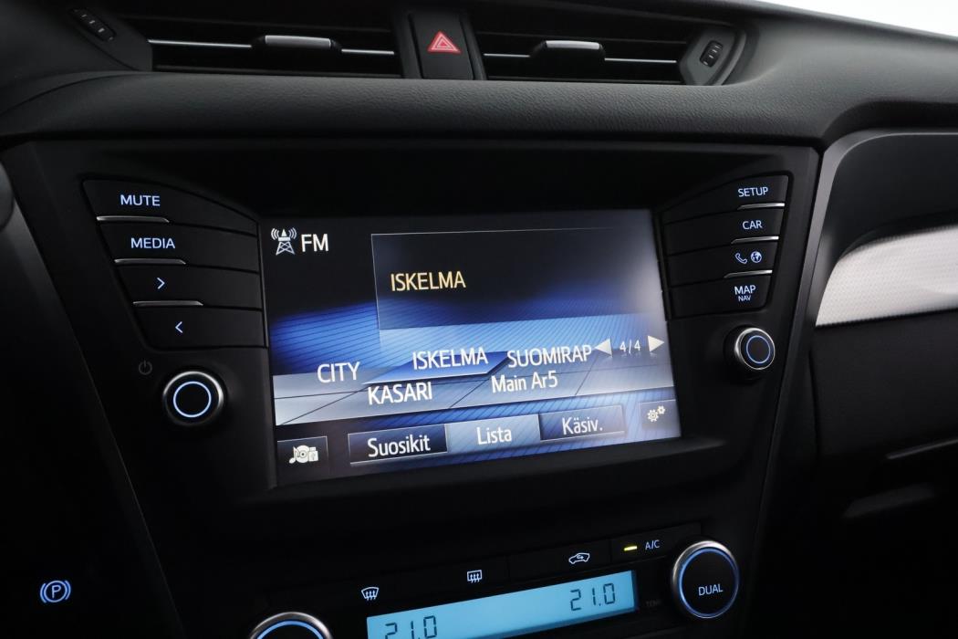 TOYOTA Avensis 2016