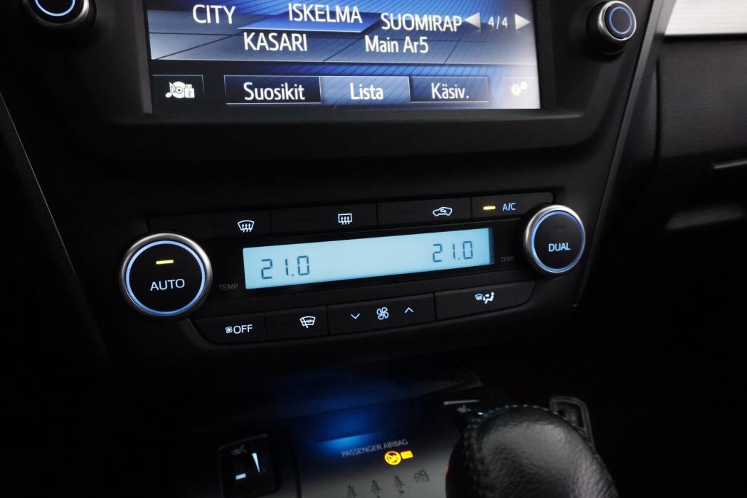 TOYOTA Avensis 2016
