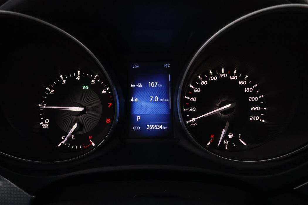 TOYOTA Avensis 2016