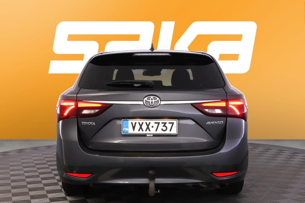 TOYOTA Avensis 2016