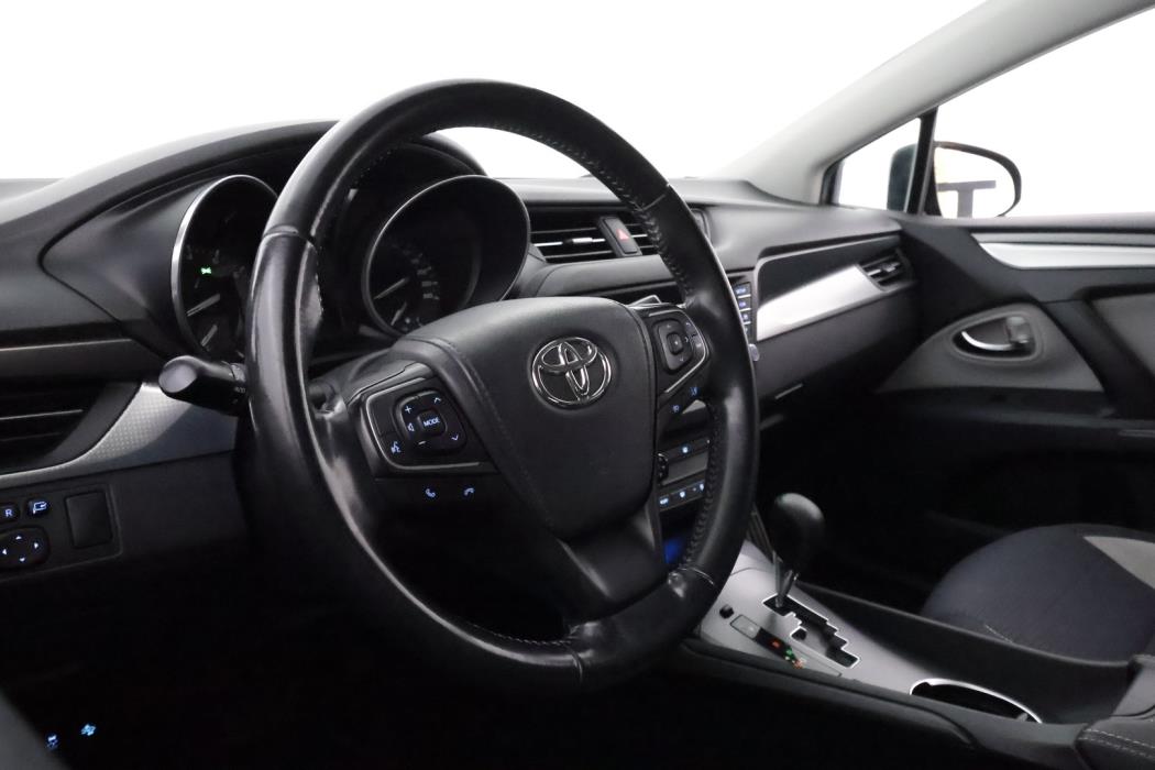 TOYOTA Avensis 2018