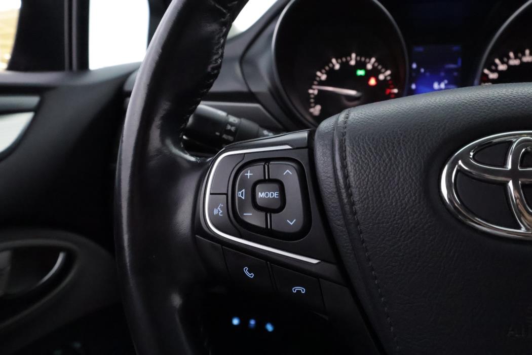 TOYOTA Avensis 2018