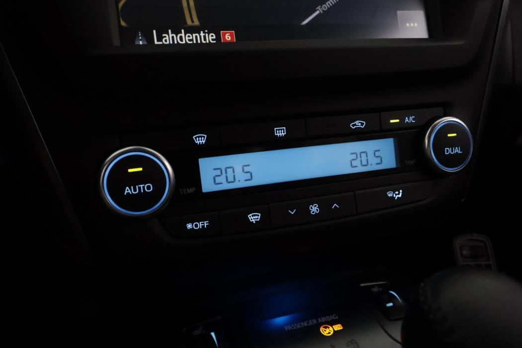 TOYOTA Avensis 2018