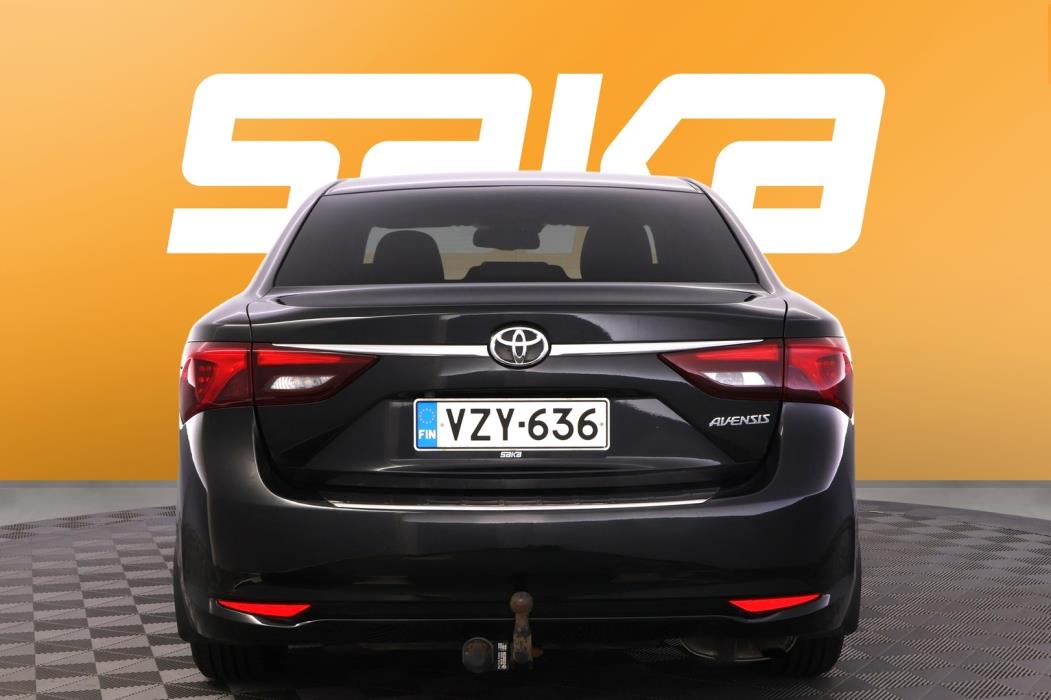 TOYOTA Avensis 2018