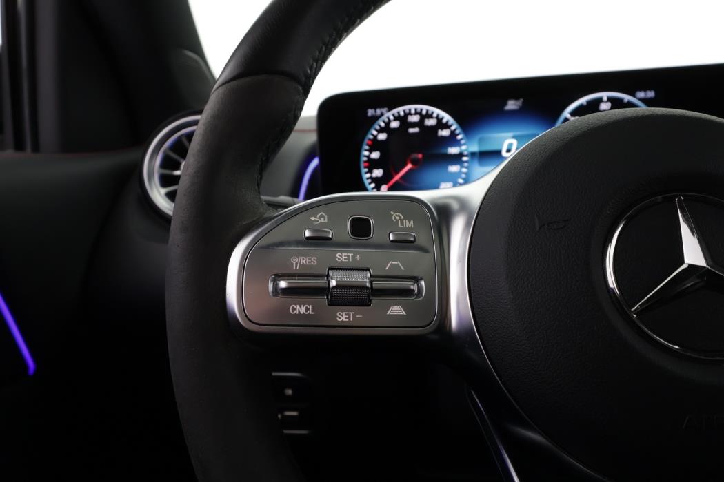 MERCEDES-BENZ EQB 2022