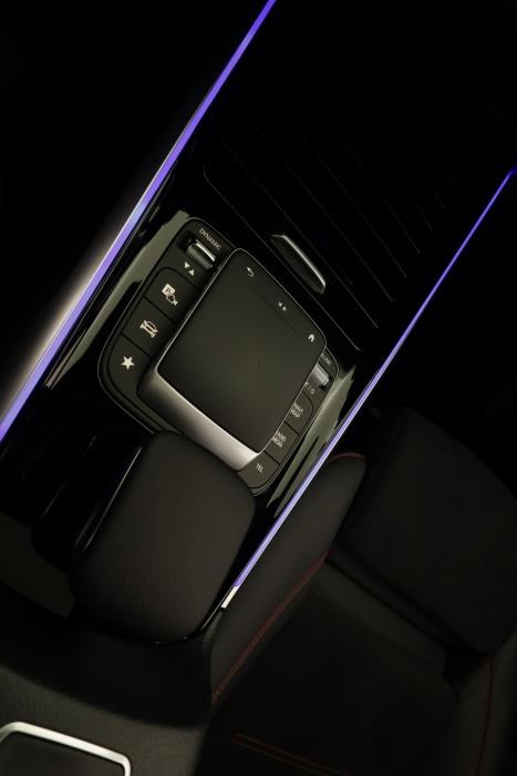MERCEDES-BENZ EQB 2022