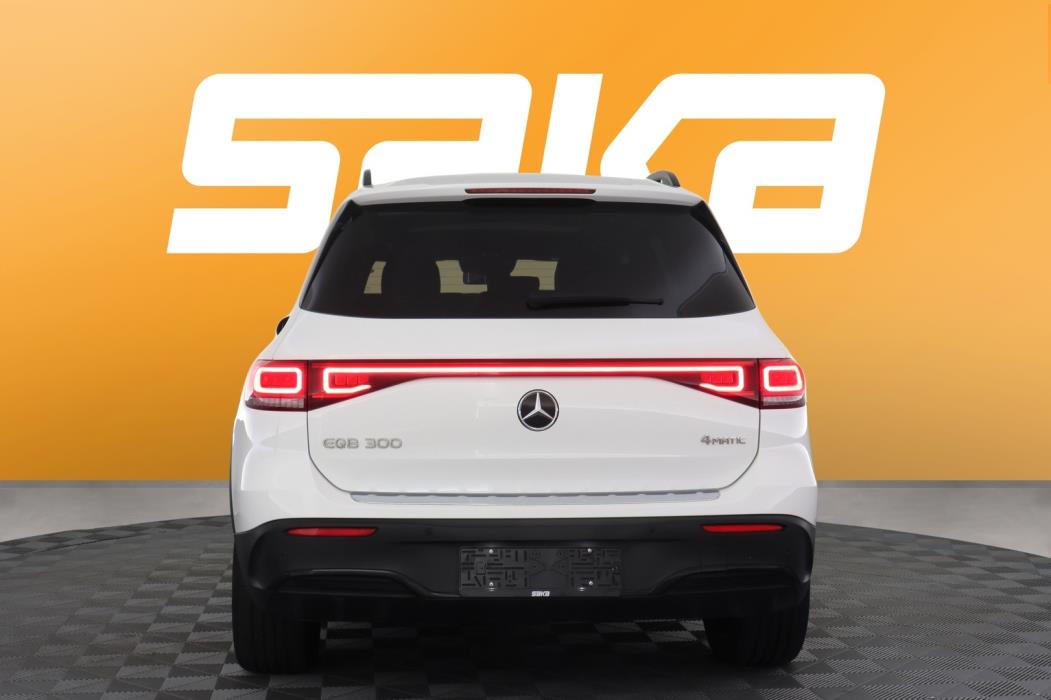 MERCEDES-BENZ EQB 2022
