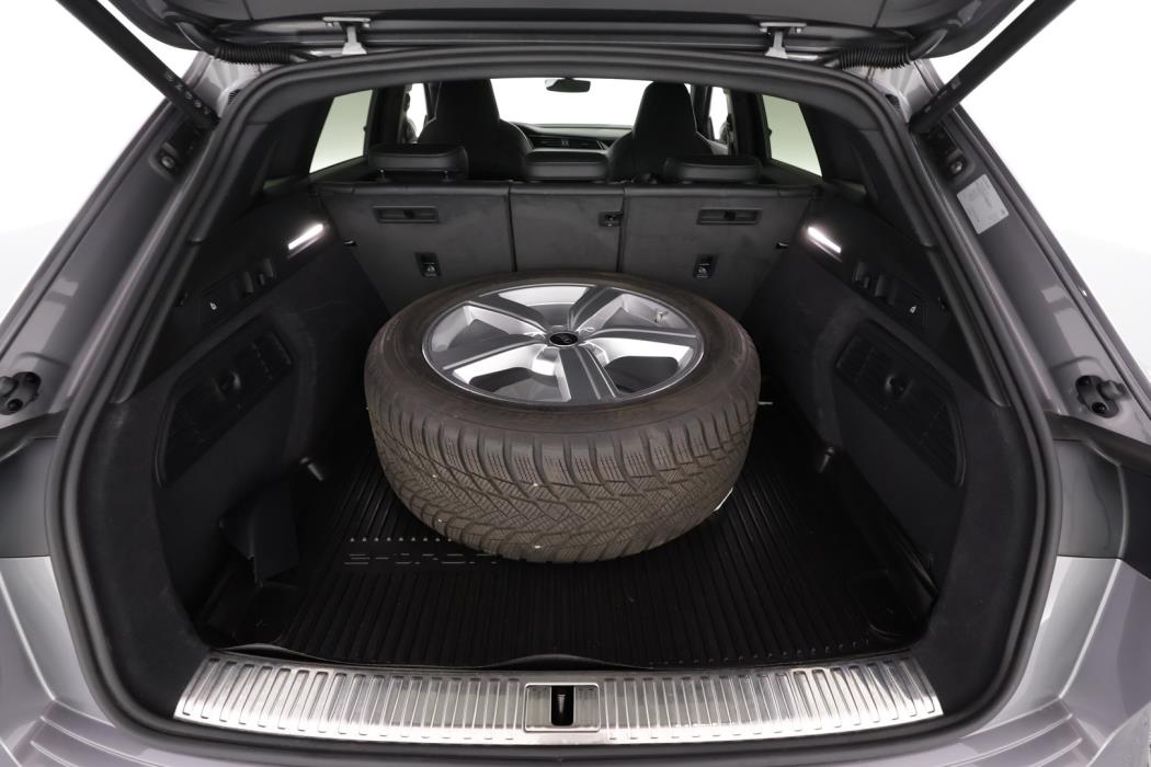 AUDI e-tron 2023