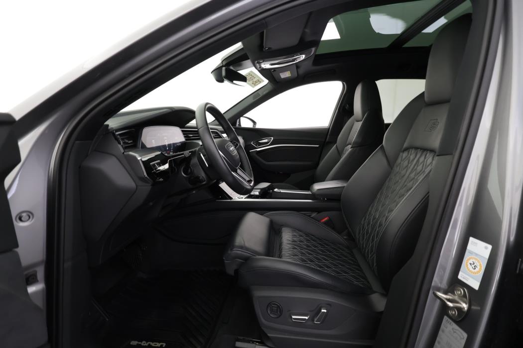 AUDI e-tron 2023