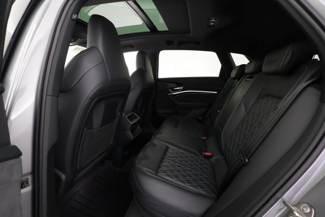 AUDI e-tron 2023