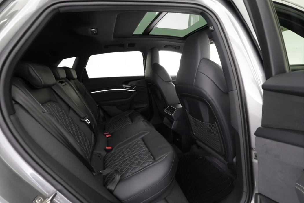 AUDI e-tron 2023