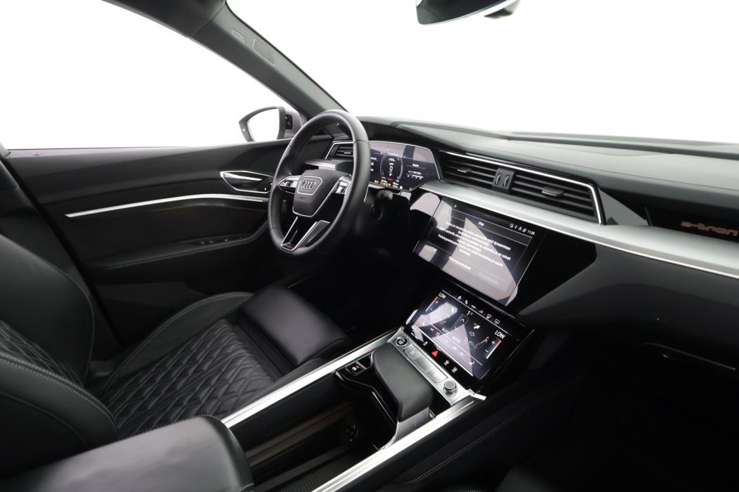 AUDI e-tron 2023