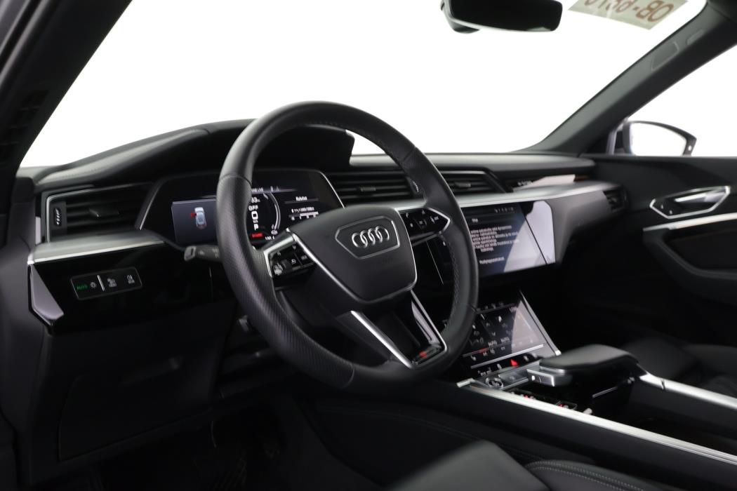 AUDI e-tron 2023