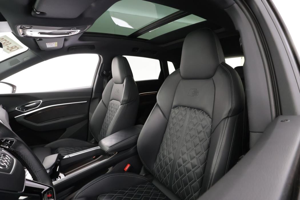 AUDI e-tron 2023