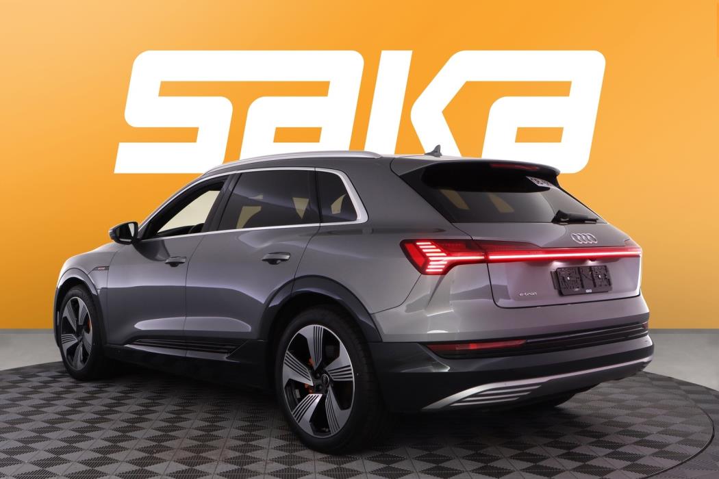AUDI e-tron 2023