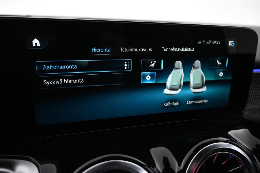 MERCEDES-BENZ EQB 2023