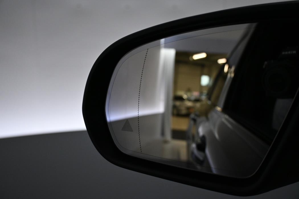 MERCEDES-BENZ EQB 2023