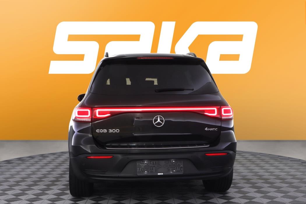 MERCEDES-BENZ EQB 2023