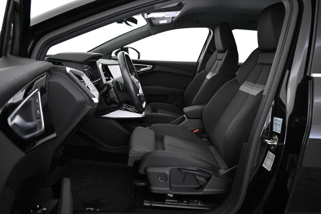 AUDI Q4 e-tron 2024
