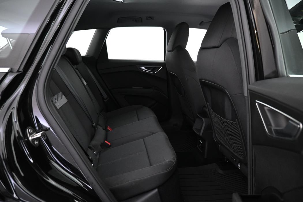 AUDI Q4 e-tron 2024