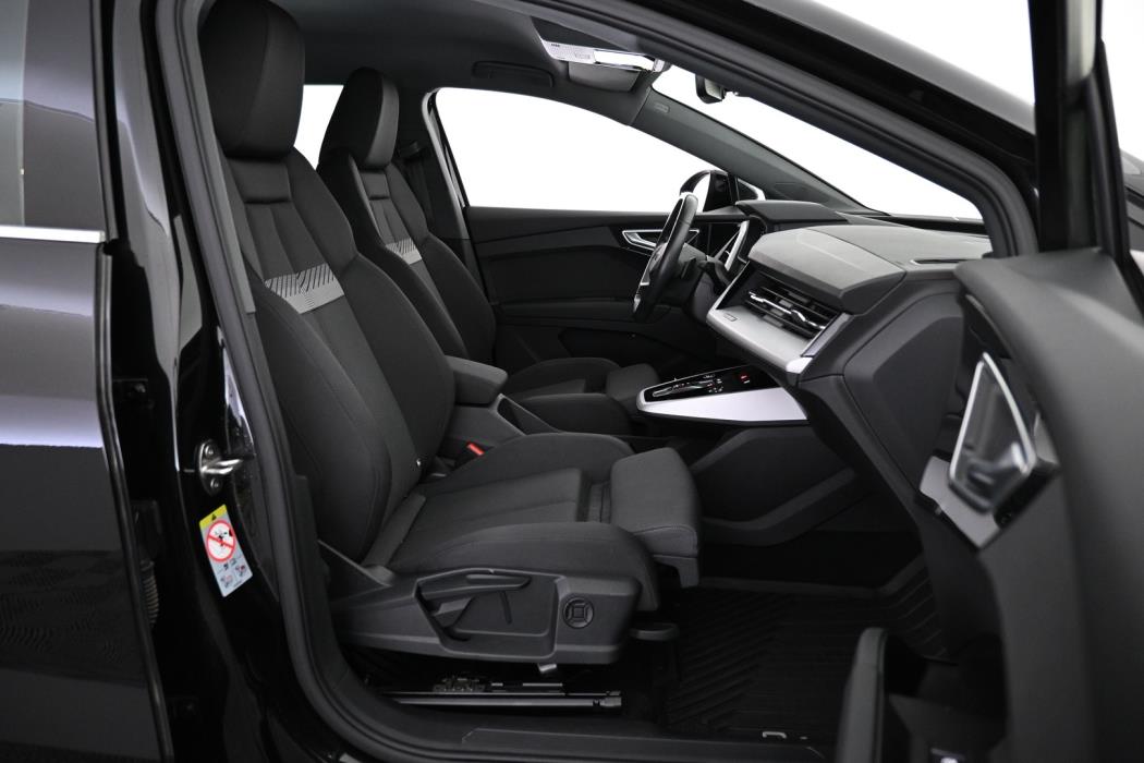 AUDI Q4 e-tron 2024